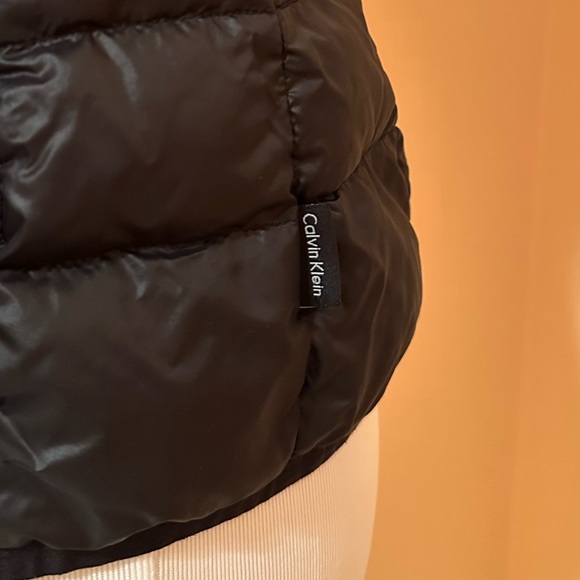 Calvin Klein Lightweight Packable Down Vest - Picture 4 of 7